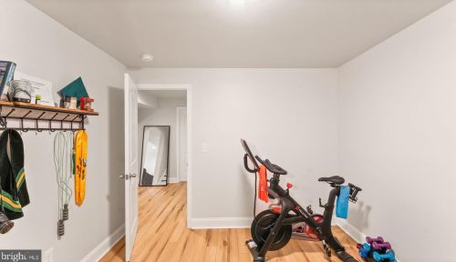 1077 Mountain View Rd, Fredericksburg VA  22406-4429 exterior