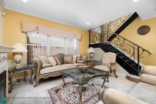 16525 32nd St, Hollywood, FL 33027-5234