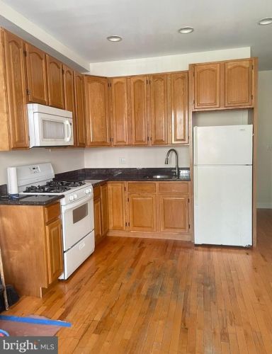 1805 17th St, Philadelphia, PA 19145-2227