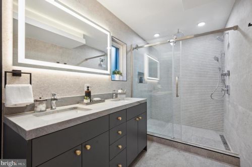 2037 Locust St, Philadelphia PA  19103-5613 exterior