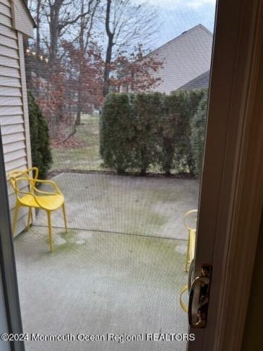 606 Bromelia Ct, Jackson Twp NJ  08527-4128 exterior