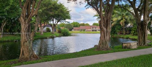 6805 38th St, Hollywood FL  33023-6673 exterior