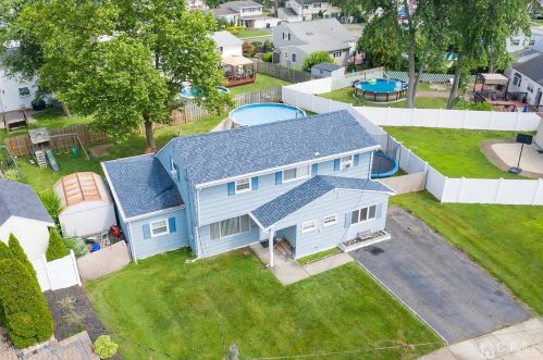28 Island Dr, Old Bridge NJ  08857-2518 exterior
