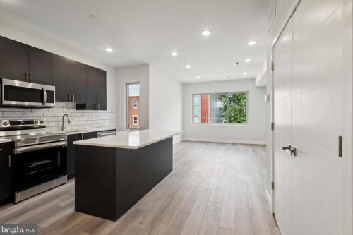 2226 Franklin St, Philadelphia, PA 19133-2107