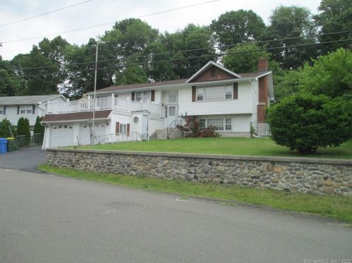 88 Arline Dr, Waterbury, CT 06705-3503