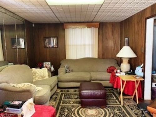 80 Renshaw Ave, East Orange NJ  07017-3911 exterior