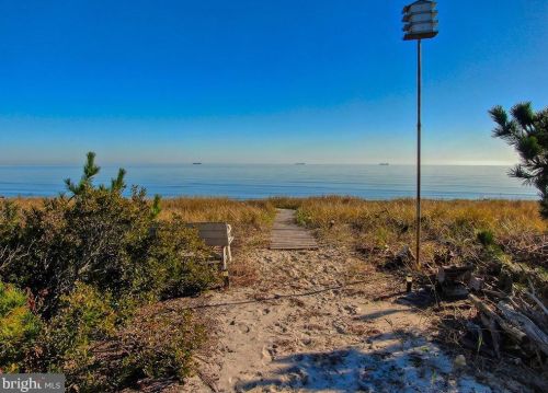 425 Bay Ave, Slaughter Beach DE  19963-4913 exterior