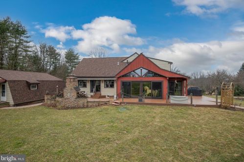 622 Ebelhare Rd, Pottstown, PA 19465-8136