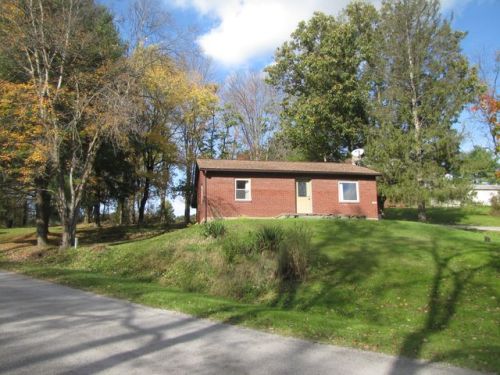 4006 Macaw Rd, Kilgore, OH 44615-9747
