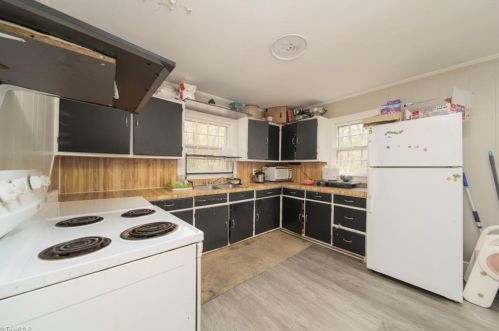 1906 Lees Chapel Rd, Greensboro NC 27405-2721 exterior