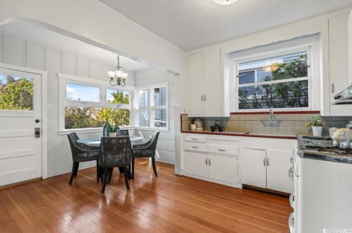 3061 Dakota St, Oakland CA 94602-3801 exterior