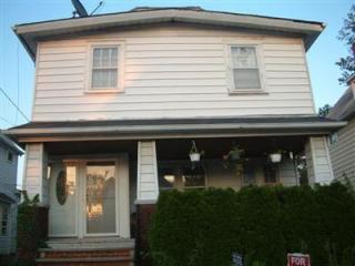 2121 105th St, Cleveland, OH 44106-3015