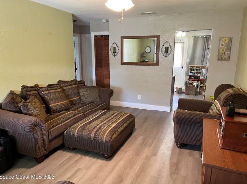 618 Flamingo Dr, Daytona Beach, FL 32117-3330