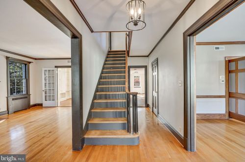 3608 Rittenhouse St, Washington, DC 20015-2414