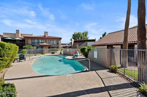 4327 28th St, Phoenix AZ  85016-5889 exterior