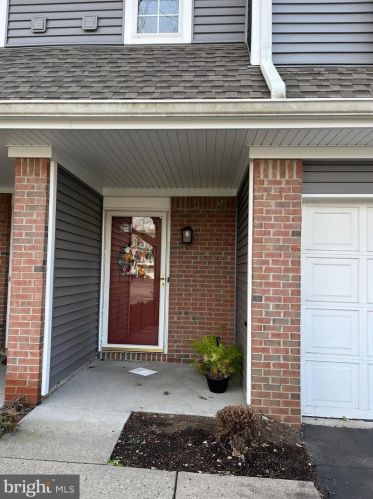 56 Shrewsbury Pl, Princeton NJ  08540-6314 exterior
