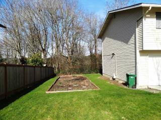 552 19th Pl, Kirkland WA  98033-4902 exterior