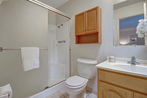 880 Stonegate Dr, South San Francisco CA  94080-1562 exterior