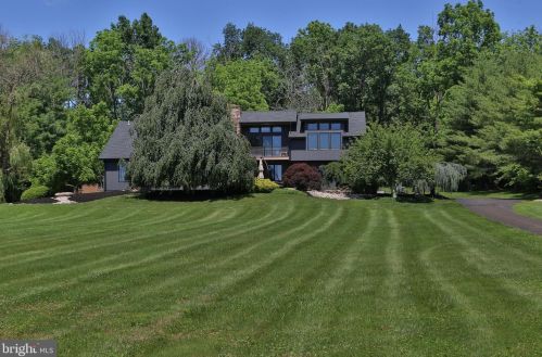 3815 Curly Hill Rd, Gardenville, PA