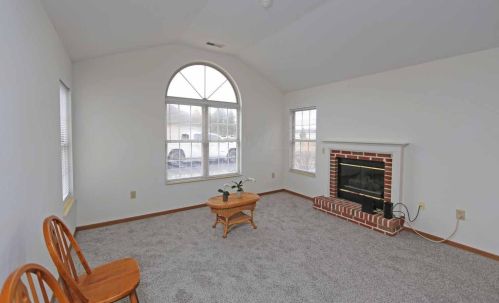 64 Woodberry Dr, Mount Vernon, OH 43050-9077