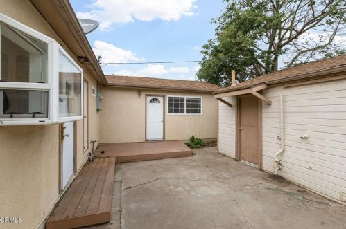 1384 California St, Oxnard CA 93033-3708 exterior