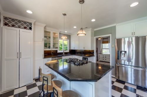 4209 Theresa St, Long Beach CA  90814-1719 exterior