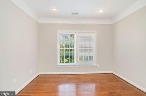 19372 Ml Dm Pl, Leesburg VA 20176-1637 exterior