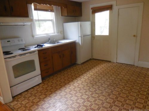 1177 Saybrook Rd, Middletown CT  06457-5659 exterior