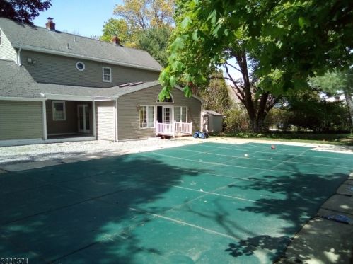 984 Union Valley Rd, West Milford NJ  07480-1230 exterior