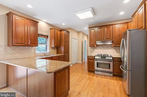 781 Zermatt Dr, Hummelstown PA  17036-9703 exterior