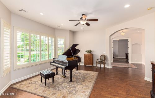 2710 Cattle Dr, Gilbert AZ  85297-8116 exterior