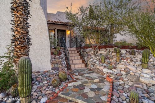 3930 Four Winds Dr, Tucson, AZ 85750-1912