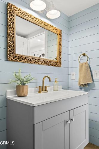 1121 Port Cir, Oxnard CA  93035-2212 exterior