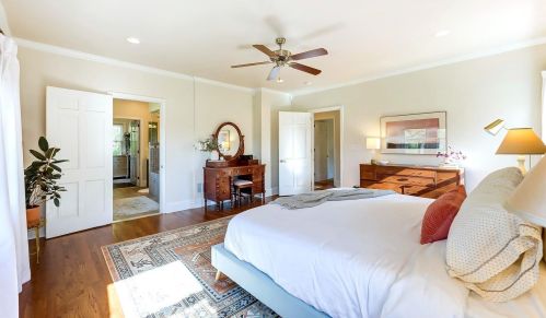 3260 Galbraith Rd, Cincinnati OH 45239-3903 exterior