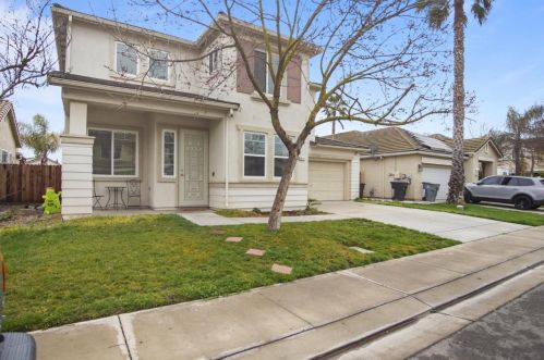 5812 Homewood Way, Riverbank CA  95367-9550 exterior