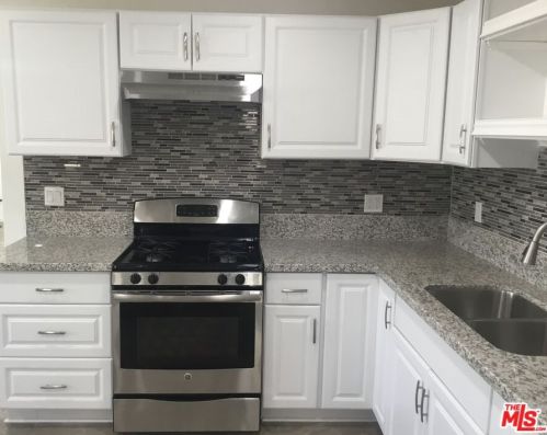 2720 Valencia Dr, Bakersfield CA  93306-4762 exterior