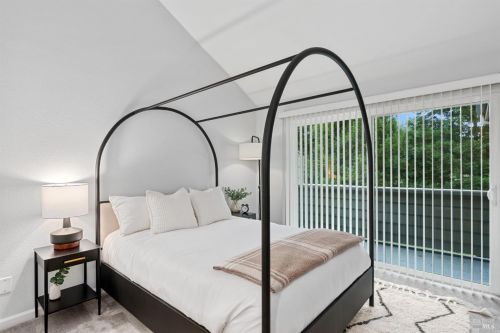 2090 Stonefield Ln, Santa Rosa CA  95403-0951 exterior