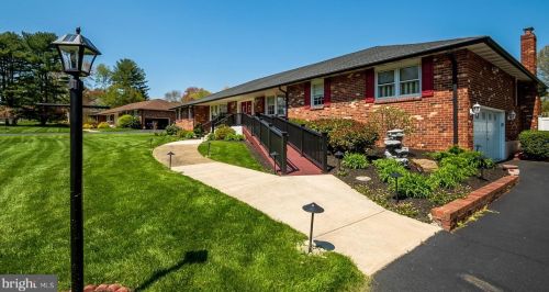 3703 Oak Ridge Rd, Wilmington, DE 19808-1338