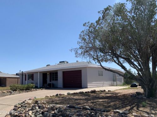 11429 Lakeshore Dr, Youngtown, AZ 85363-1336