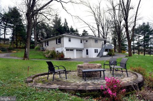 949 Pennsylvania Ave, Pottstown, PA 19464-1877