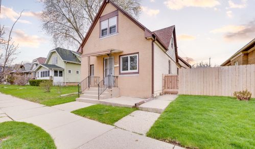 2032 69, Milwaukee WI 53219-1320 exterior