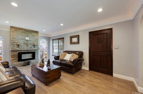 5811 Darlington Ave, Buena Park CA  90621-2108 exterior