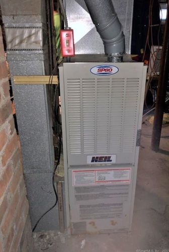 43 Hawthorne St, Manchester CT 06042-3022 exterior