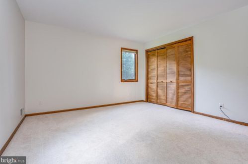 7 Waldron Ln, Flemington NJ  08822-1904 exterior