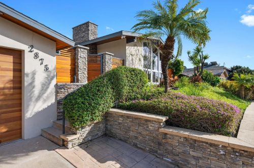 2875 Lloyd St, San Diego CA 92117-6031 exterior