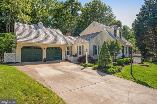3120 Cave Ct, Woodbridge, VA 22192-1167