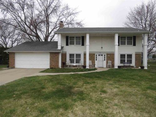 404 1st St, Auburn, IN 46706-1932