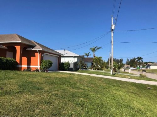 2104 15th Ter, Cape Coral, FL 33909-1761