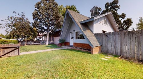 3336 Topeka St, Riverbank, CA 95367-2330