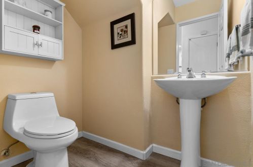 13503 Jadestone Way, San Diego CA 92130-2819 exterior